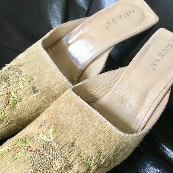 GUESS Fur Champagne Embroidery Leather Mules Heels - Picture 4 of 9